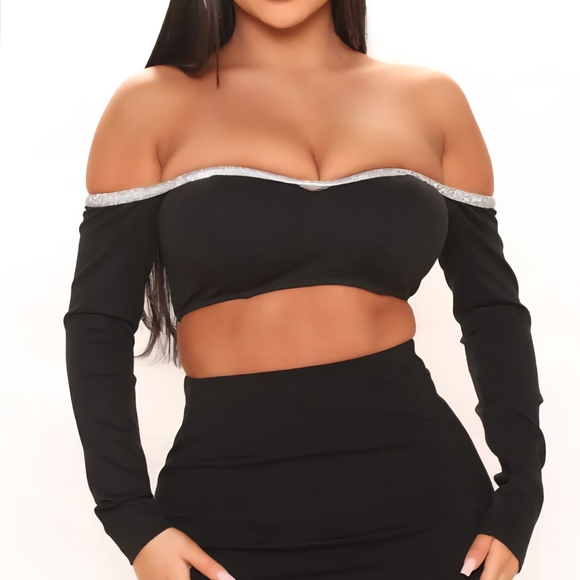 Elegant Black Off-Shoulder Women's Top - Picture 1 of 8